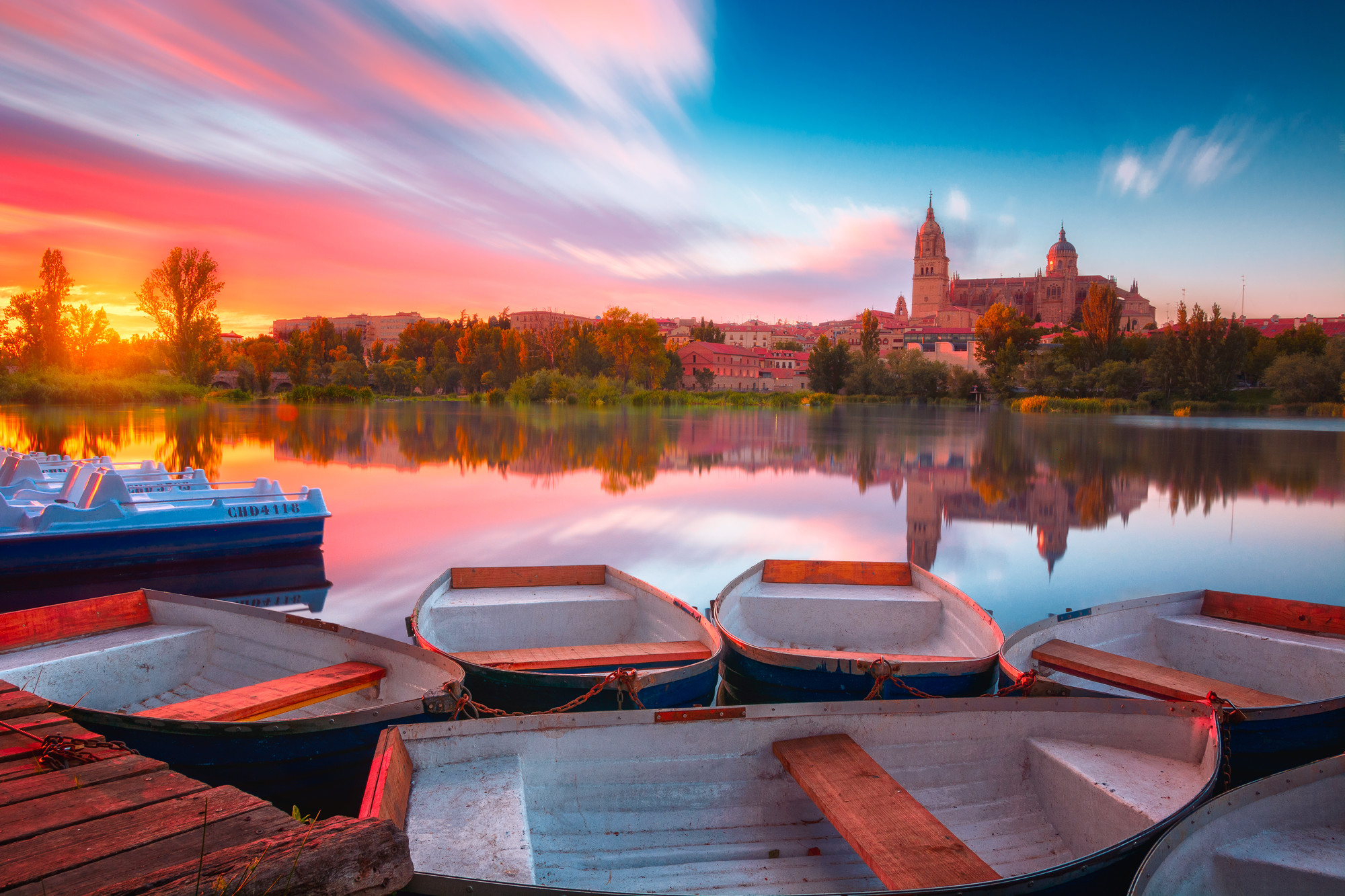 FOTEANDO by Alberto De Francisco - catedral-con-barcas.jpg